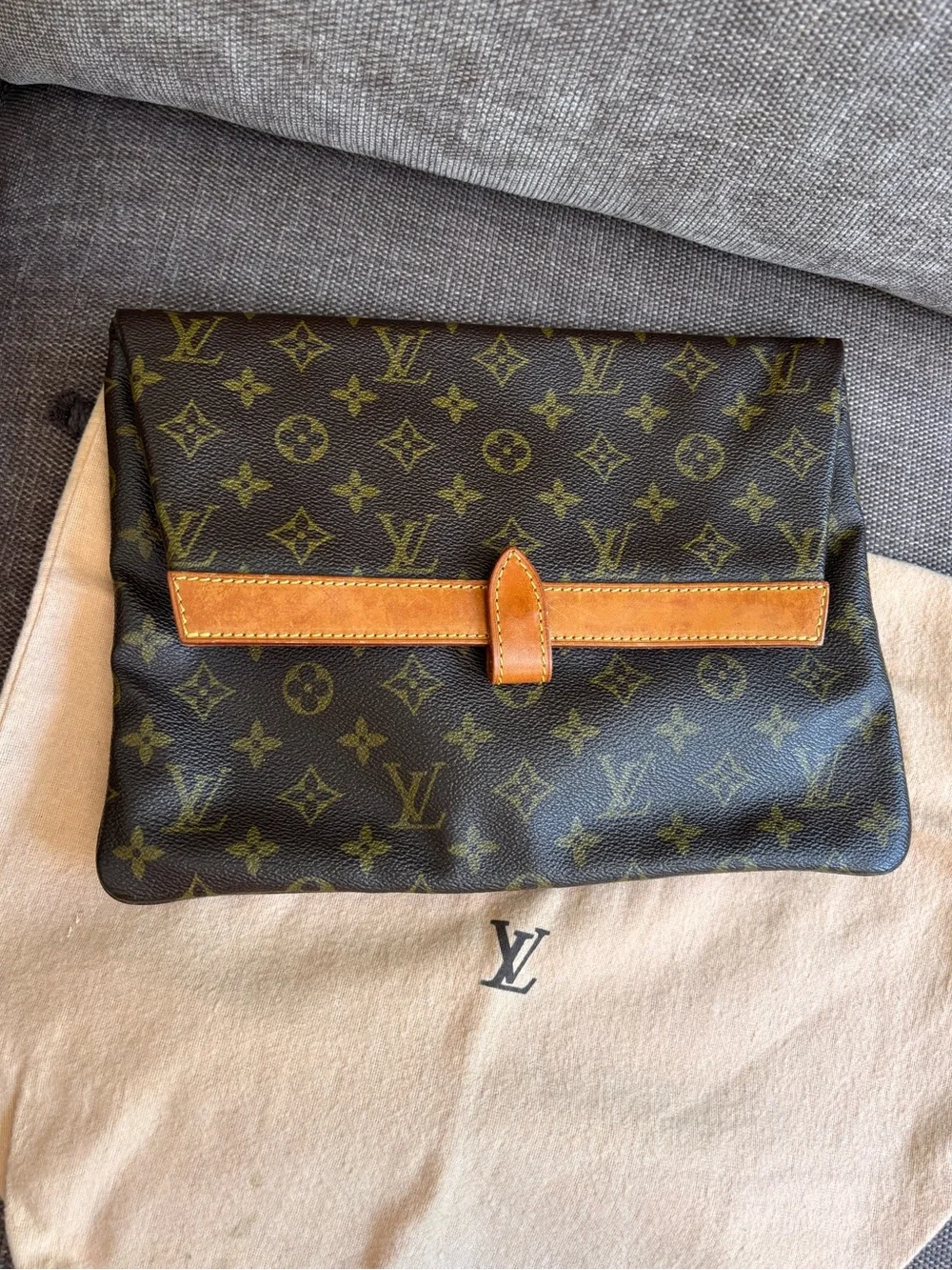 Authentic Louis Vuitton 1960s Pilante clutch monogram vintage